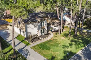 2007 7 Oaks Dr, Kingwood, TX 77339 - Photo 2