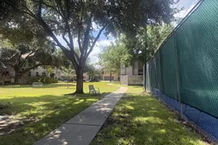 880 Tully Rd, Houston, TX 77079 - Photo 44