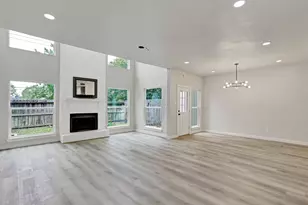 880 Tully Rd, Houston, TX 77079 - Photo 10