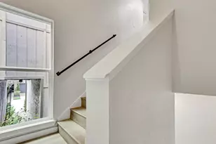 880 Tully Rd, Houston, TX 77079 - Photo 20