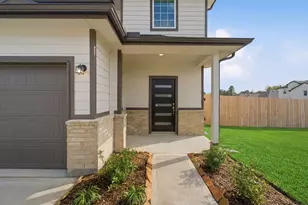 429 Monarch Trl, Huntsville, TX 77320 - Photo 2