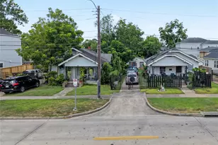 1811 and 1815 Studewood St, Houston, TX 77008 - Photo 2