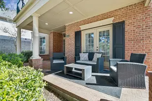 2202 Summer Wind Dr, Sugar Land, TX 77479 - Photo 2