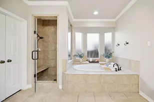 2202 Summer Wind Dr, Sugar Land, TX 77479 - Photo 18