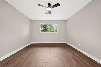 338 Coach Lamp Lane, Houston, TX 77060 - Photo 16