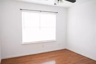 8910 Sage Pl, Houston, TX 77071 - Photo 16