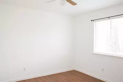 8910 Sage Place, Houston, TX 77071 - Photo 16