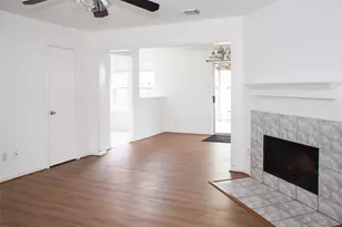 8910 Sage Pl, Houston, TX 77071 - Photo 4