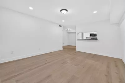 4633 Wild Indigo Street #530, Houston, TX 77027 - Photo 6