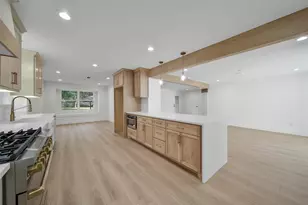 5102 Kinglet St, Houston, TX 77035 - Photo 16