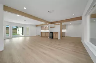 5102 Kinglet St, Houston, TX 77035 - Photo 8