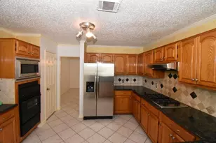 9007 Woodleigh Dr, Houston, TX 77083 - Photo 14