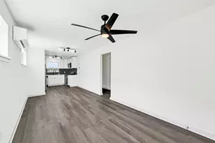 8701 Bertwood St, Houston, TX 77016 - Photo 6