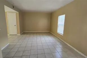 1403 Blalock Rd, Houston, TX 77055 - Photo 2