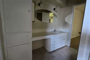 1403 Blalock Rd, Houston, TX 77055 - Photo 10