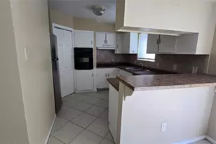 1403 Blalock Rd, Houston, TX 77055 - Photo 4