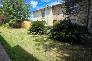 1403 Blalock Rd, Houston, TX 77055 - Photo 14