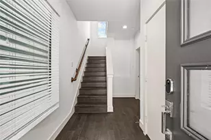 9609 Marlive Ln, Houston, TX 77025 - Photo 2
