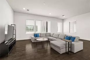 9609 Marlive Ln, Houston, TX 77025 - Photo 8