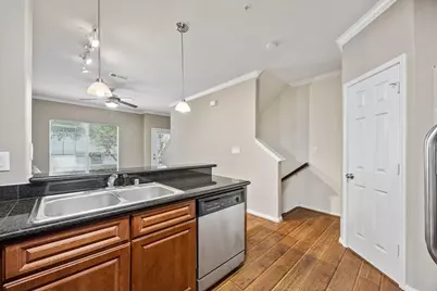 9200 Westheimer Road #1902, Houston, TX 77063 - Photo 10