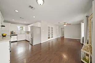 5705 Melody Ln, Dickinson, TX 77539 - Photo 6