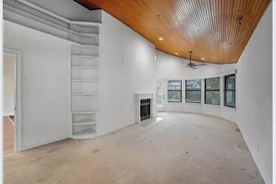 640 S College Street, La Grange, TX 78945 - Photo 10