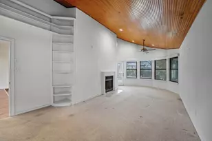 640 S College St, La Grange, TX 78945 - Photo 10