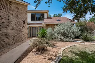 640 S College St, La Grange, TX 78945 - Photo 2