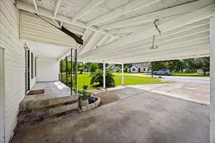 209 South St, Baytown, TX 77520 - Photo 4