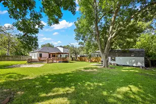 209 South St, Baytown, TX 77520 - Photo 20