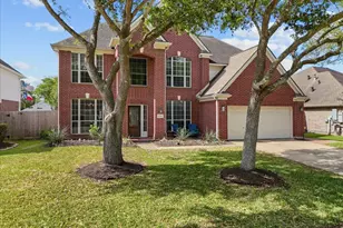 2128 Winding Springs Dr, League City, TX 77573 - Photo 2