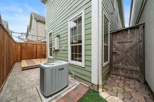 2927 Clinton Dr, Houston, TX 77020 - Photo 18