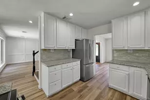 19 Postvine Ct, The Woodlands, TX 77381 - Photo 12