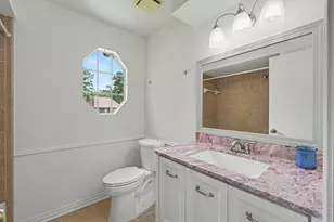 19 Postvine Ct, The Woodlands, TX 77381 - Photo 22