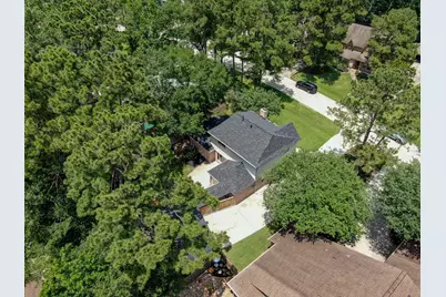 19 Postvine Court, The Woodlands, TX 77381 - Photo 36