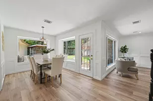 19 Postvine Ct, The Woodlands, TX 77381 - Photo 12