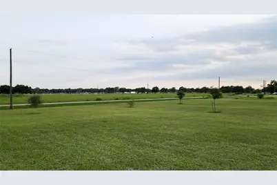 707 Earl Street, El Campo, TX 77437 - Photo 8