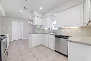 11426 Endicott Ln, Houston, TX 77035 - Photo 12