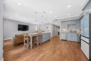 7516 Olympia Dr, Houston, TX 77063 - Photo 8