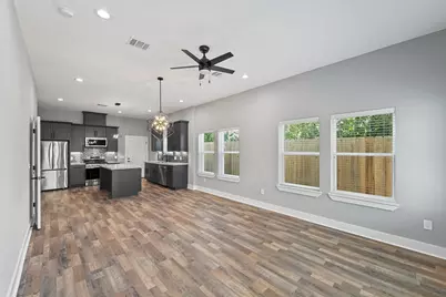 7704 Sealey Street, Houston, TX 77088 - Photo 6