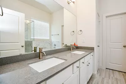 9444 Kerrwood Lane, Houston, TX 77080 - Photo 14