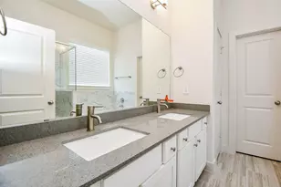 9444 Kerrwood Ln, Houston, TX 77080 - Photo 14