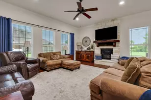 4103 Broadmoor Dr, Mont Belvieu, TX 77523 - Photo 10