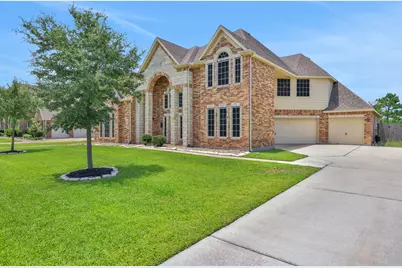 4103 Broadmoor Drive, Mont Belvieu, TX 77523 - Photo 2