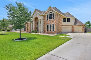 4103 Broadmoor Dr, Mont Belvieu, TX 77523 - Photo 2