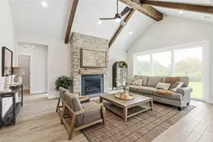 12014 Upper Mdws Ave, Mont Belvieu, TX 77535 - Photo 10