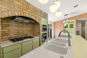 2619 Briarpark Dr, Houston, TX 77042 - Photo 16