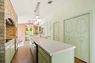 2619 Briarpark Dr, Houston, TX 77042 - Photo 14