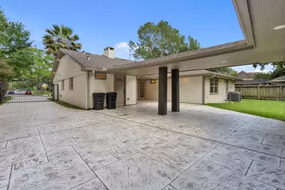 2402 Chimney Rock Road, Houston, TX 77056 - Photo 32