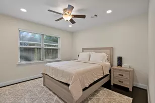 2402 Chimney Rock Rd, Houston, TX 77056 - Photo 24